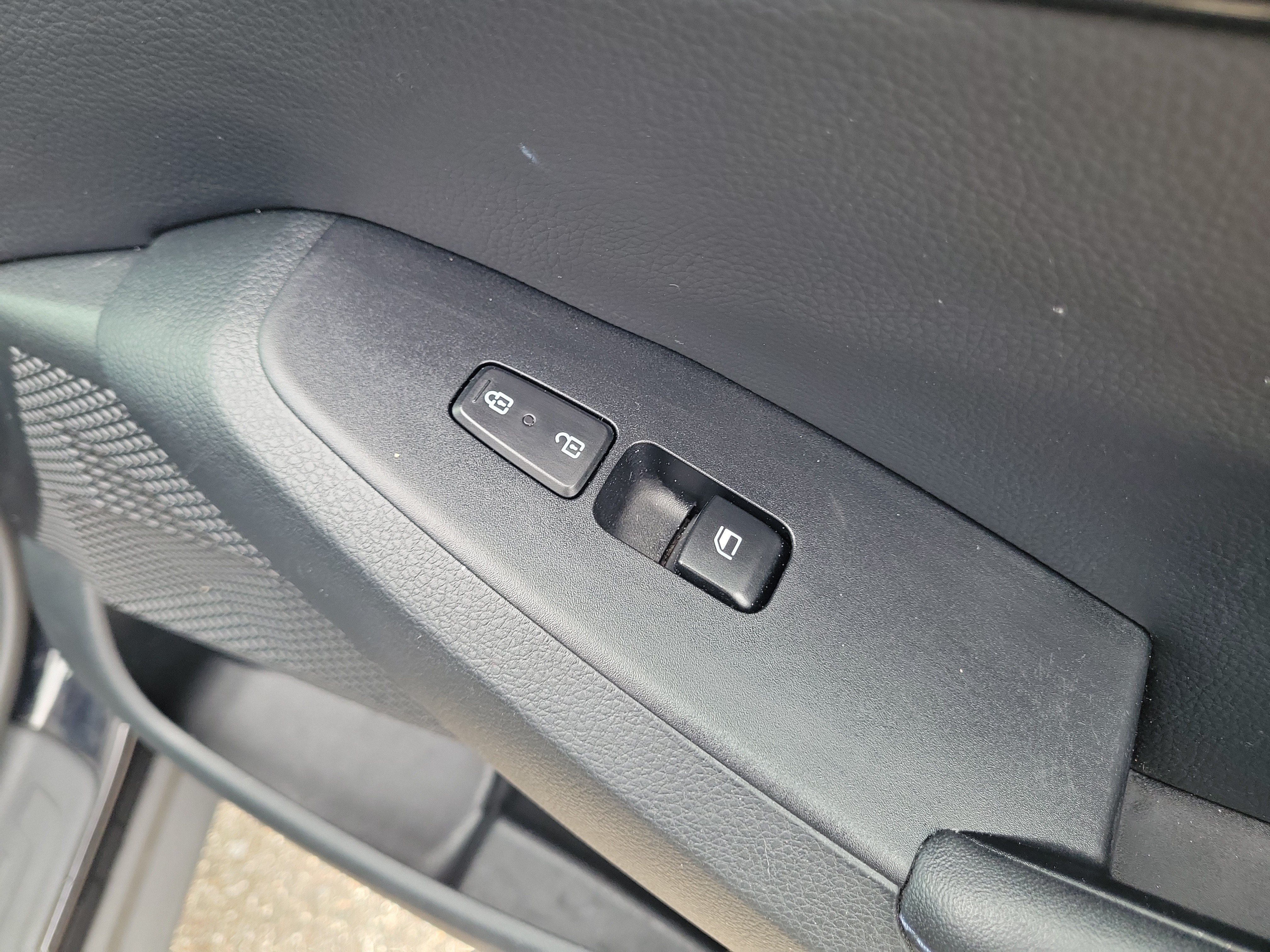 Used 2022 Kia Seltos S FWD image 11