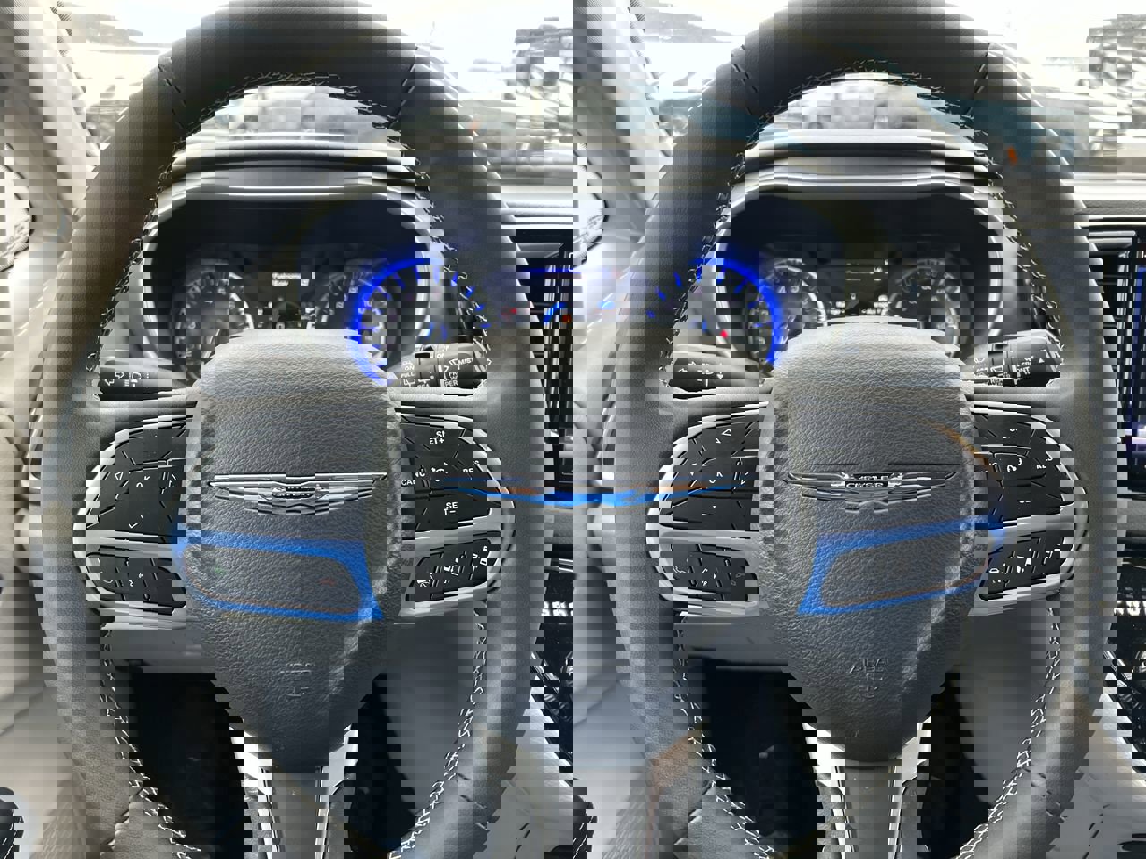 Used 2024 Chrysler Pacifica Touring-L image 24