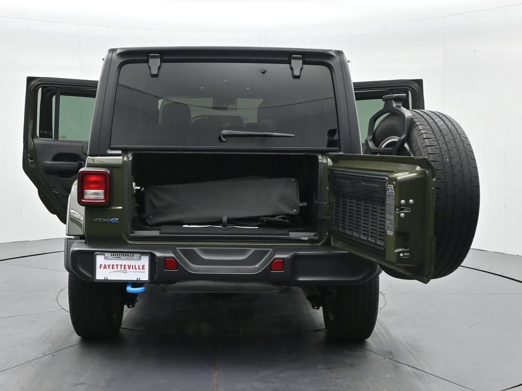 Used 2024 Jeep Wrangler Unlimited w/ Convenience Group AWD/4WD image 42