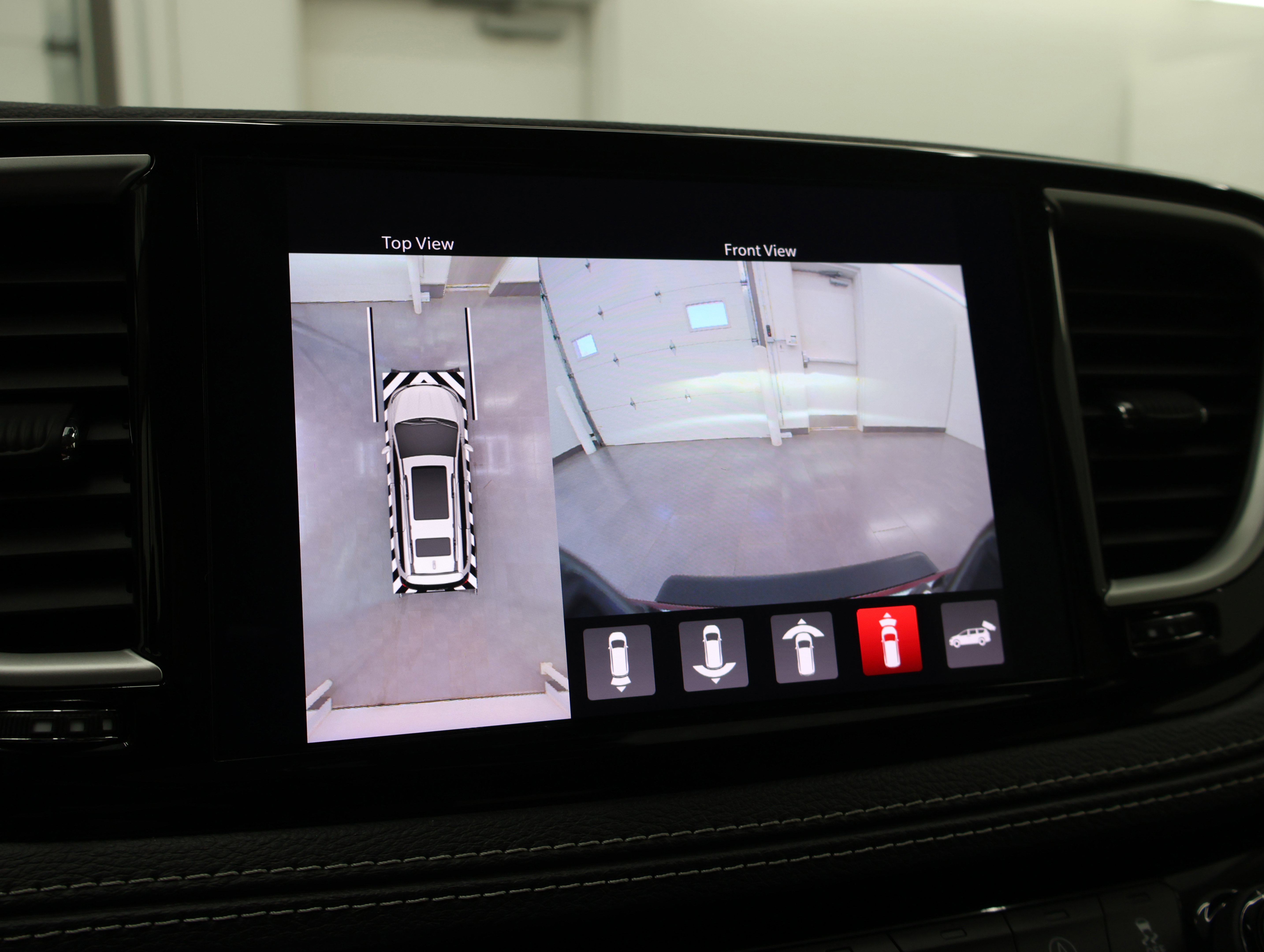 Used 2023 Chrysler Pacifica Touring-L AWD/4WD image 20