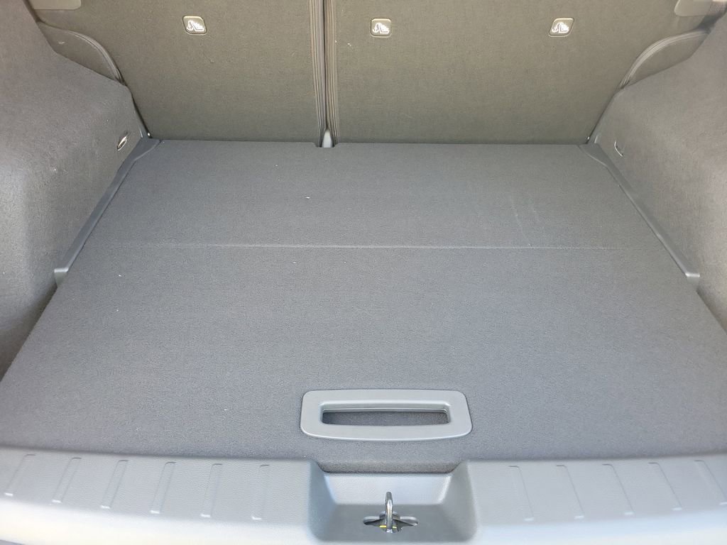 New 2026 Nissan Kicks SR image 13