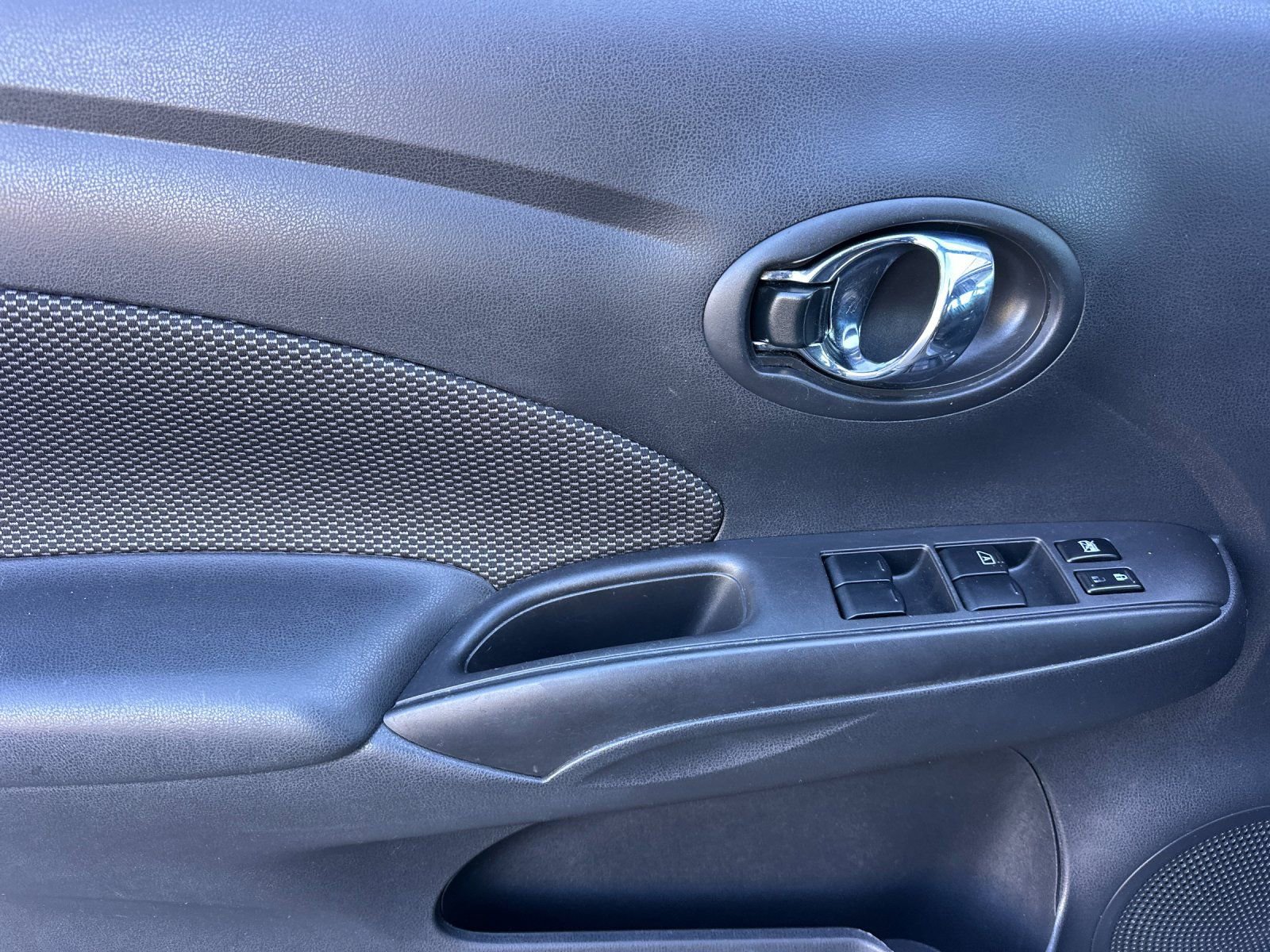 Used 2017 Nissan Versa SV image 10