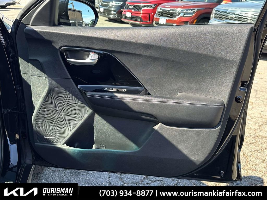Used 2022 Kia Niro EX w/ Cold Weather Package image 17