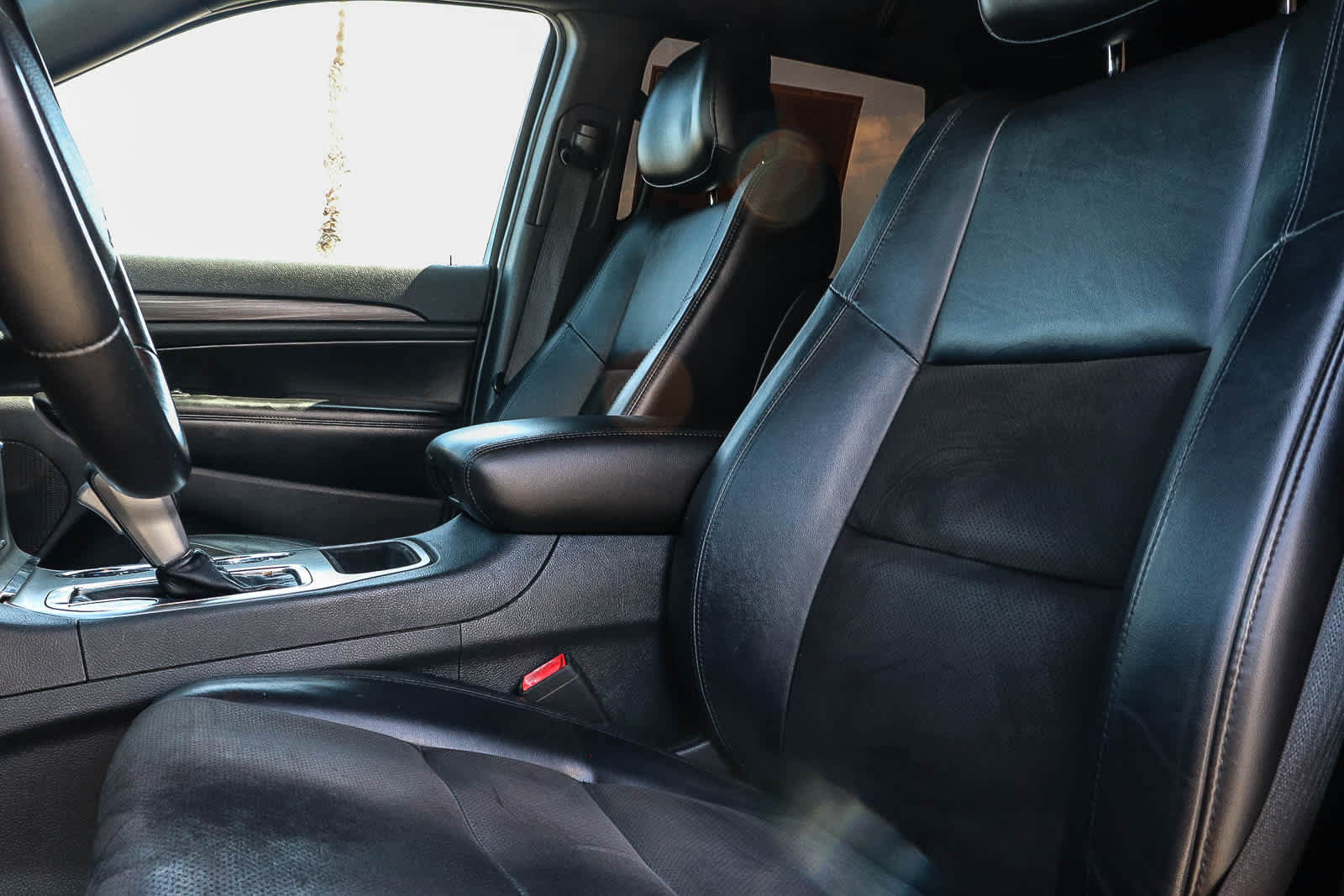 Used 2019 Jeep Grand Cherokee Altitude RWD image 27