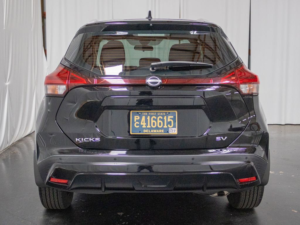 Used 2022 Nissan Kicks SV FWD image 3