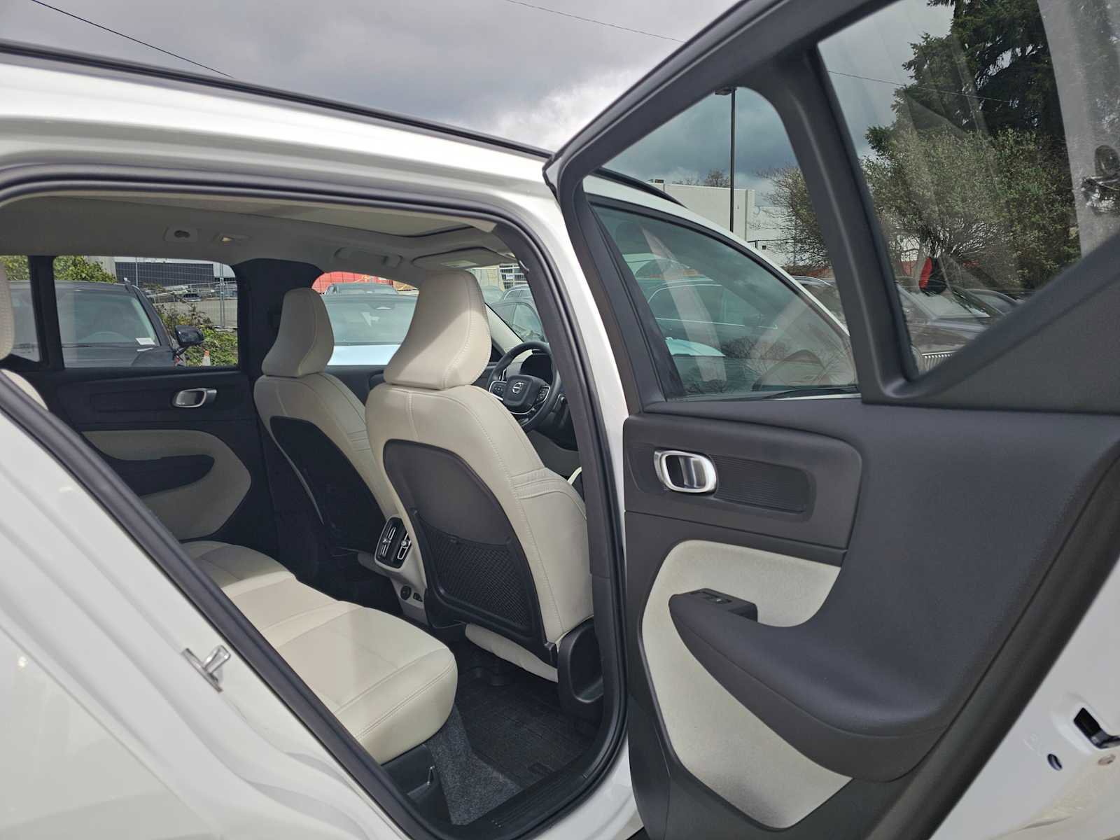 Used 2026 Volvo XC40 B5 Plus w/ Protection Package Premier image 12