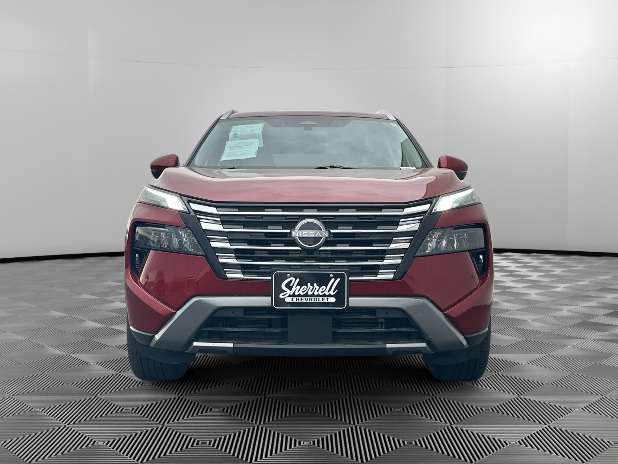 Used 2025 Nissan Rogue SL AWD/4WD image 2