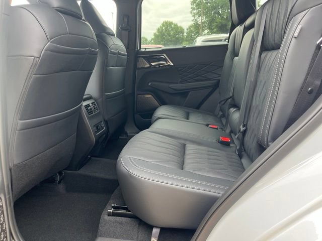 New 2026 Mitsubishi Outlander SEL Black Edition FWD image 19