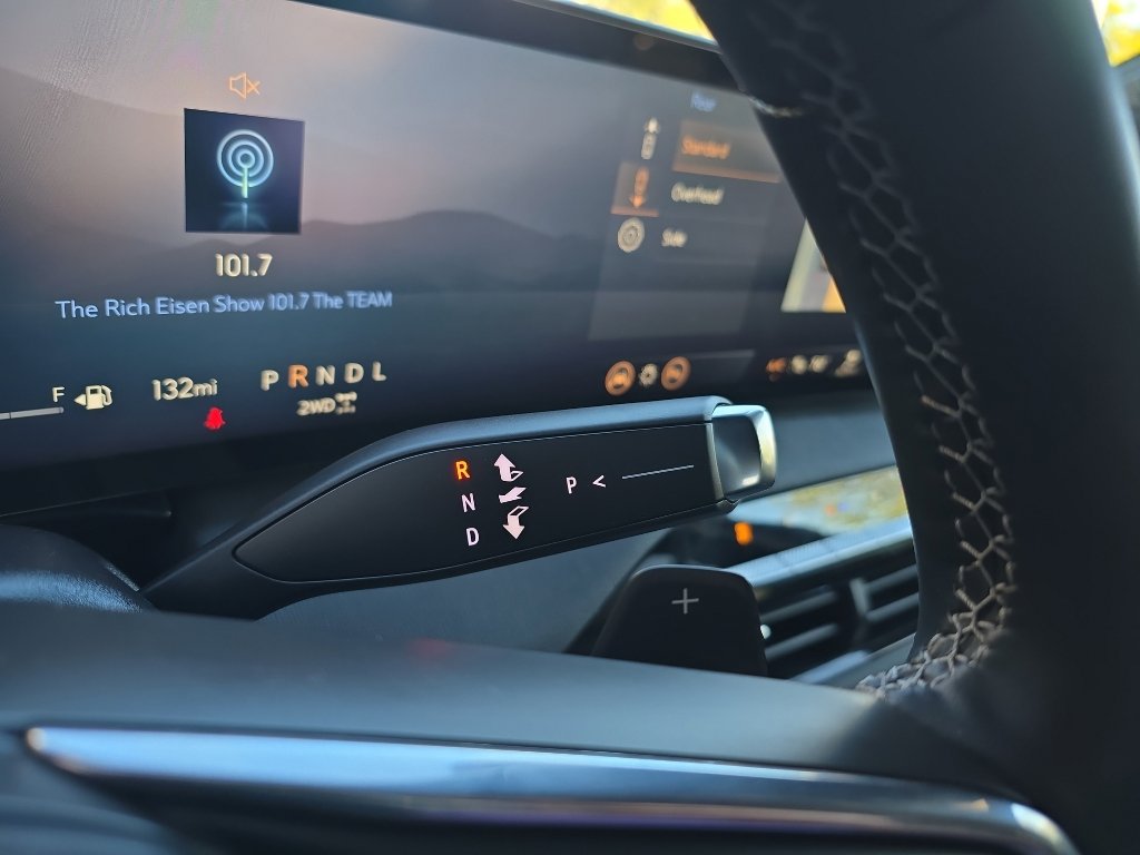 Used 2025 Buick Enclave Preferred image 19