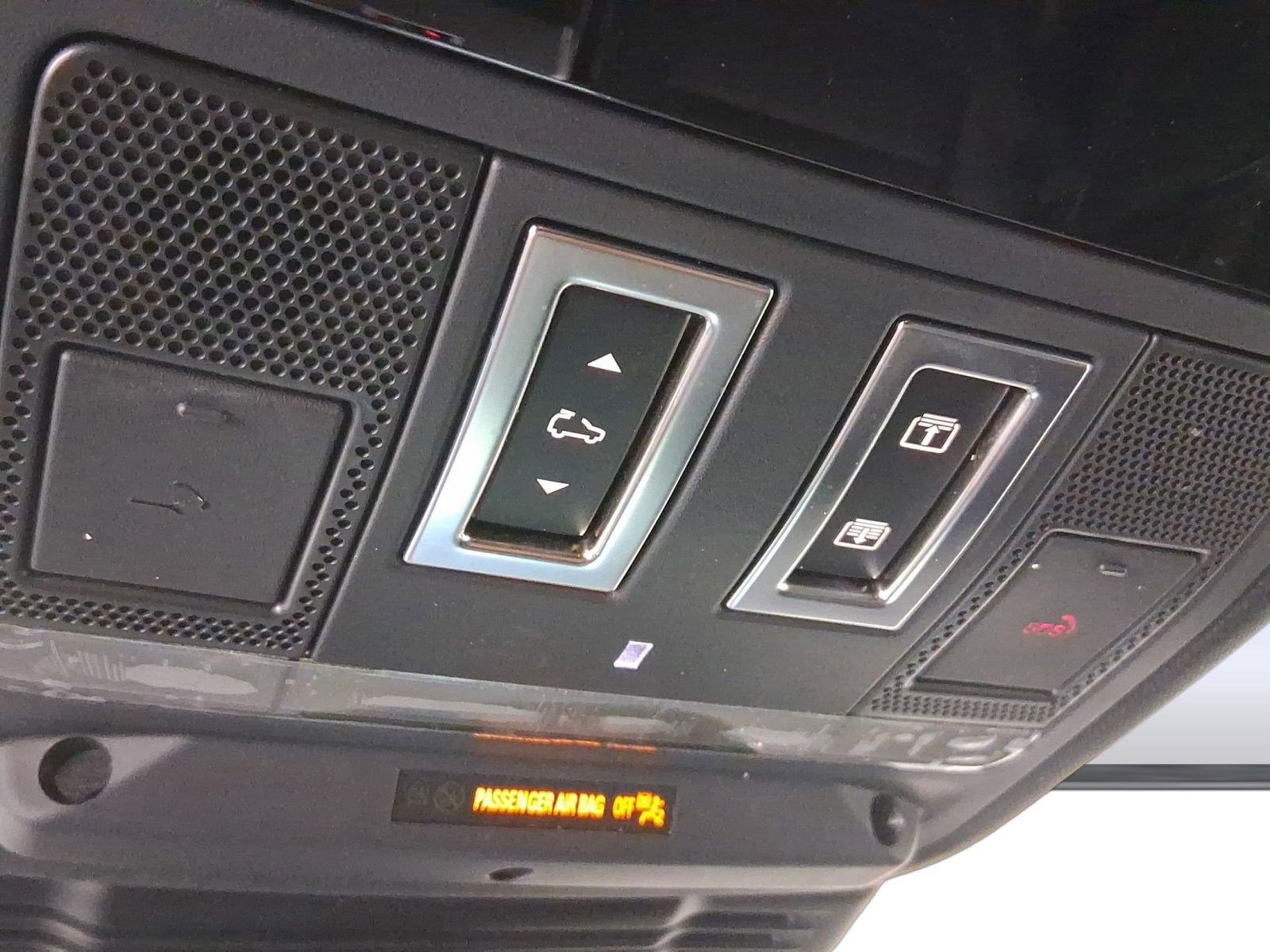 Used 2025 Land Rover Range Rover Evoque Dynamic SE image 17