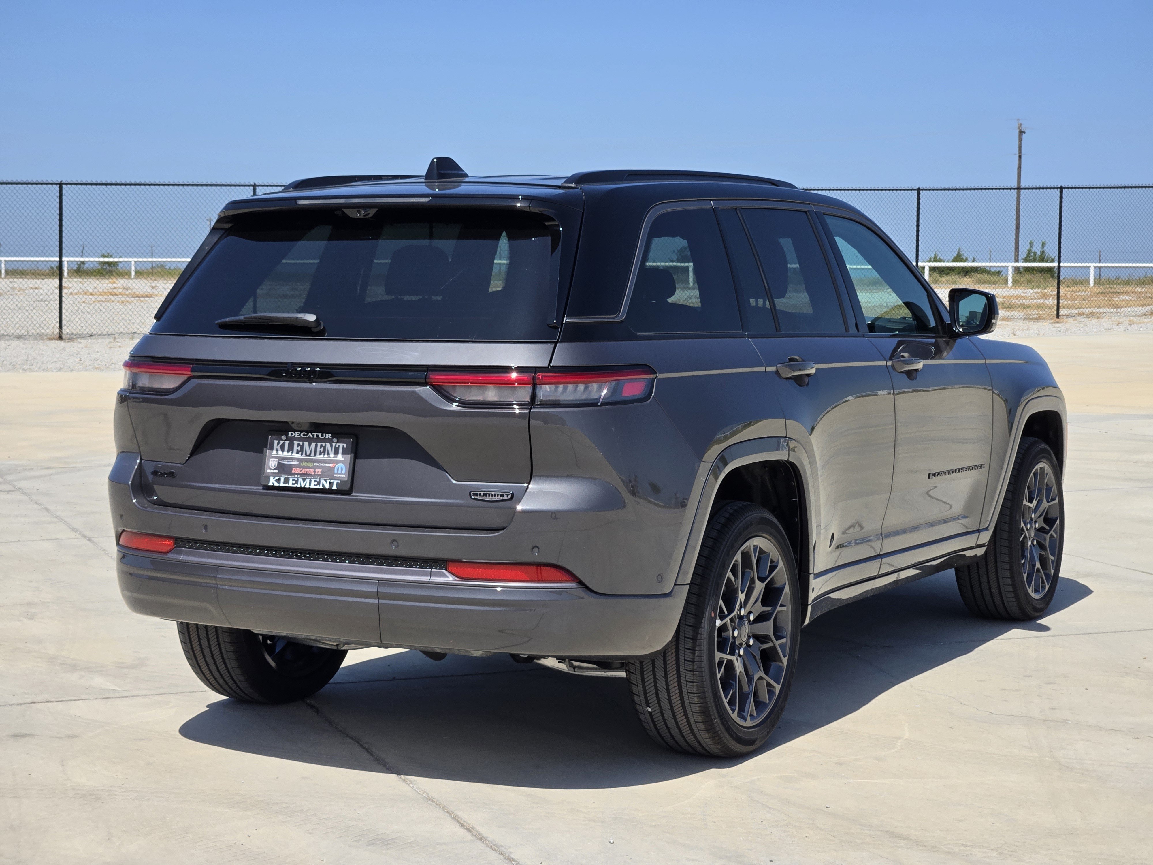 New 2026 Jeep Grand Cherokee Summit w/ Obsidian Package AWD/4WD image 5