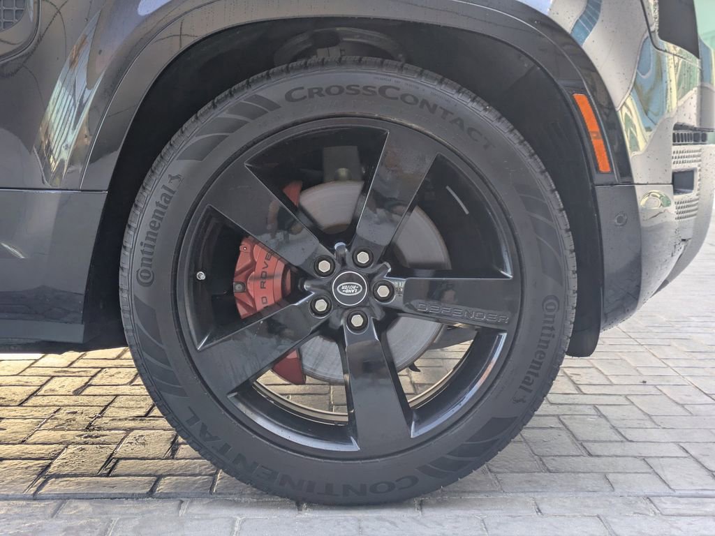 Certified 2021 Land Rover Defender 110 X AWD/4WD image 11