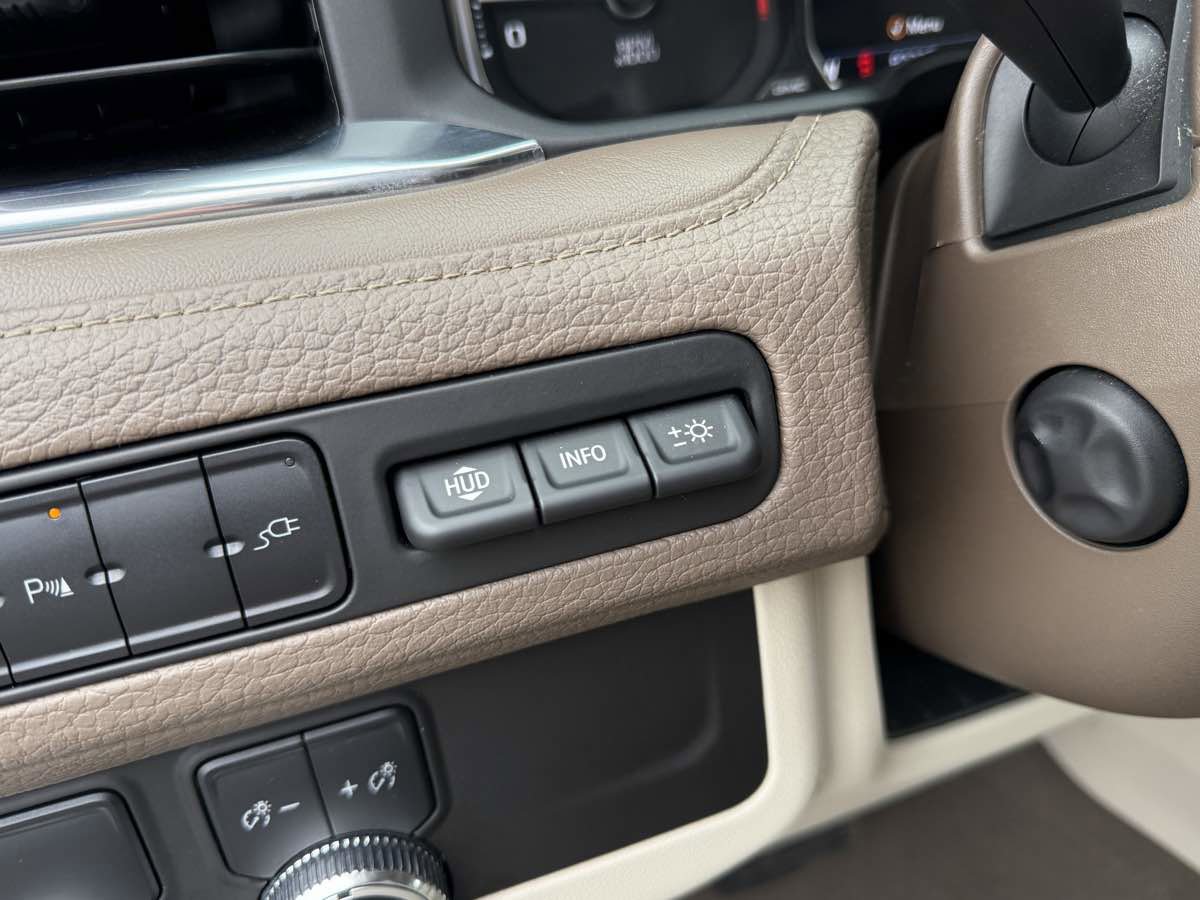 Used 2021 GMC Yukon XL Denali image 44