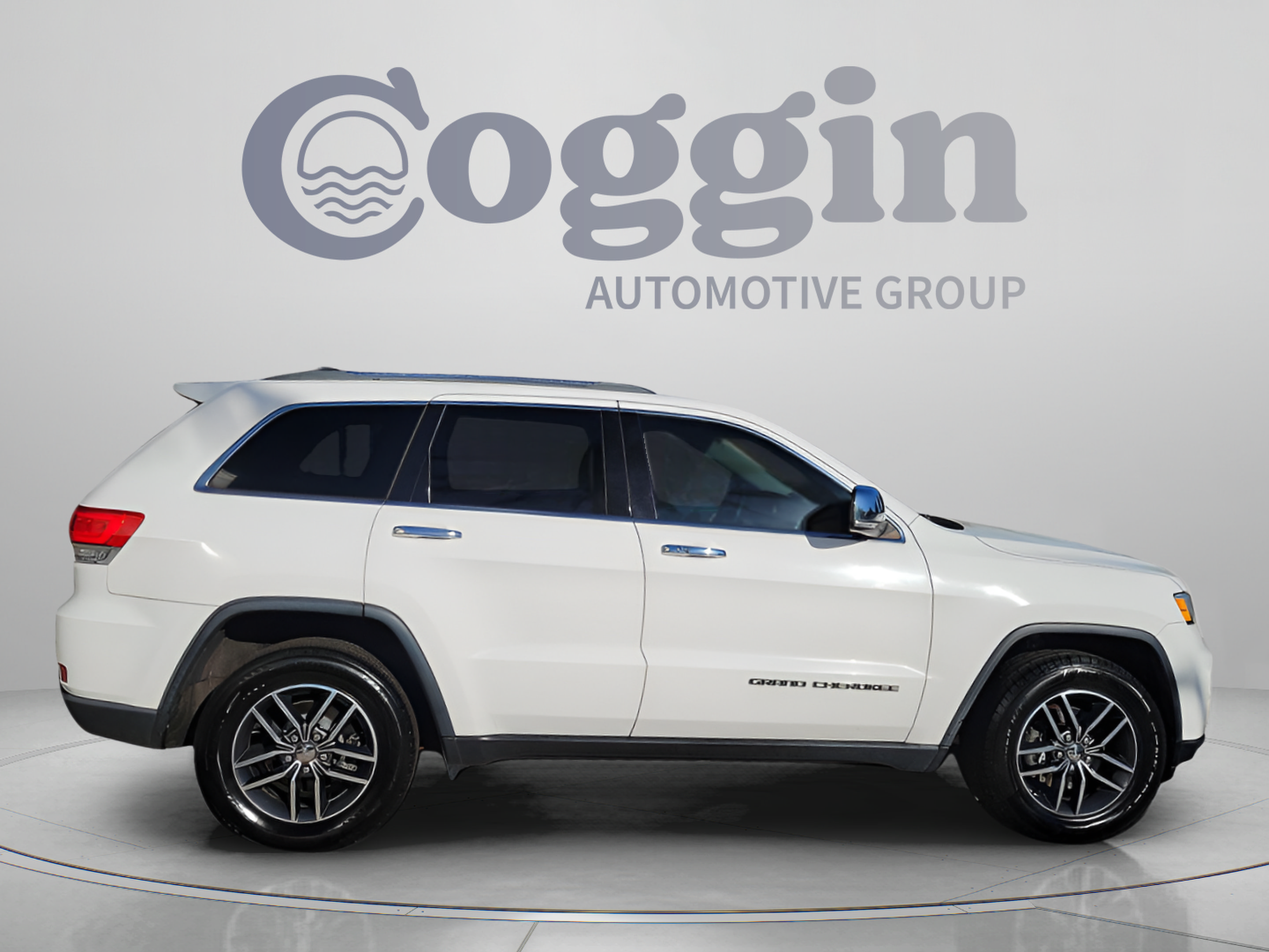 Used 2018 Jeep Grand Cherokee Limited w/ Trailer Tow Group IV AWD/4WD image 4