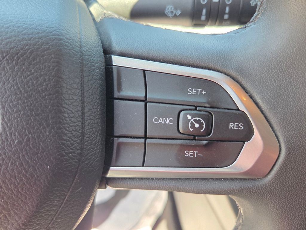 Used 2024 Jeep Compass Latitude image 23