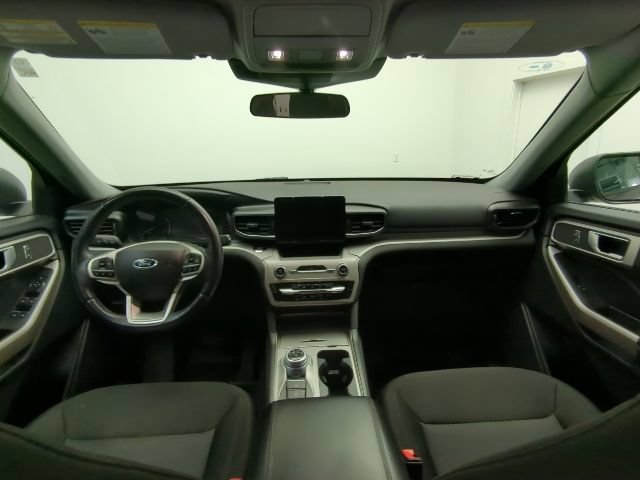 Used 2023 Ford Explorer XLT AWD/4WD image 21