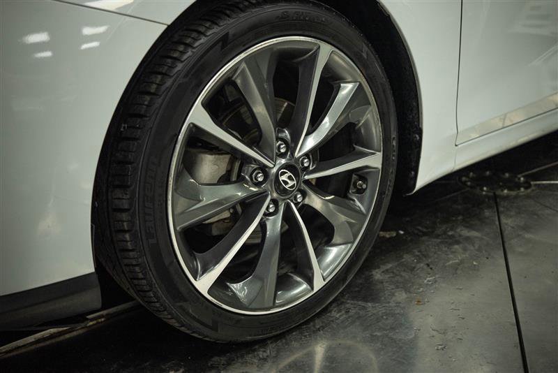Used 2019 Hyundai Veloster 2.0 Premium FWD image 3