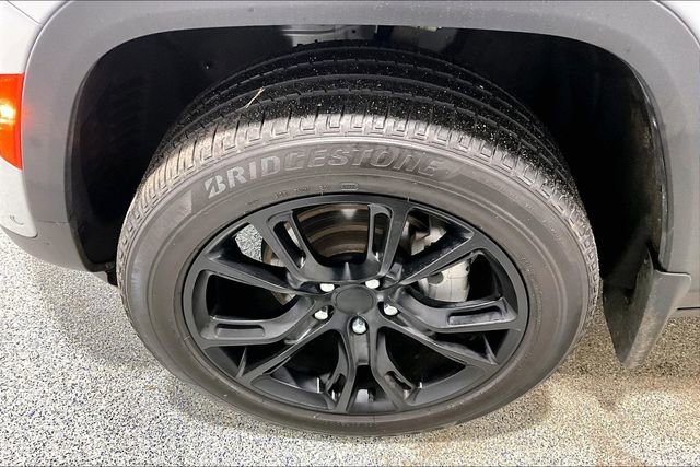 Used 2023 Jeep Grand Cherokee Limited w/ Luxury Tech Group II image 35