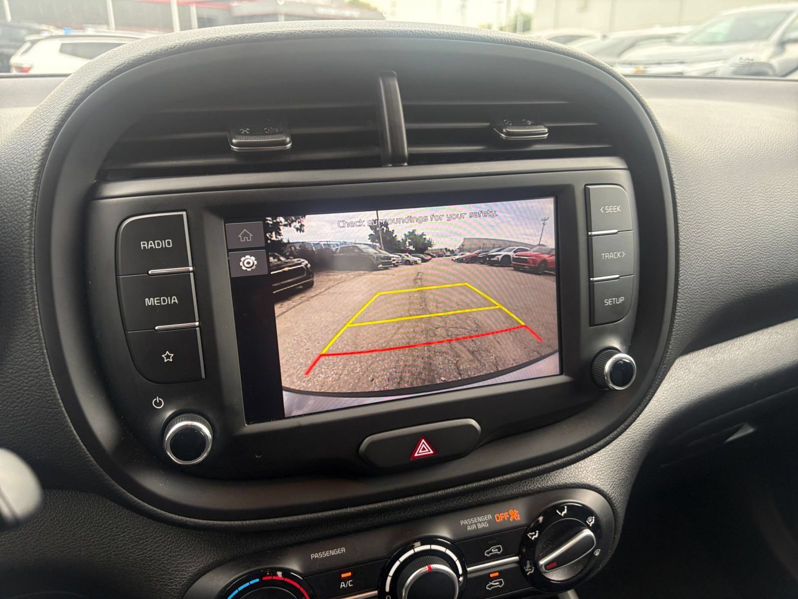 Used 2025 Kia Soul LX w/ LX Technology Package FWD image 19