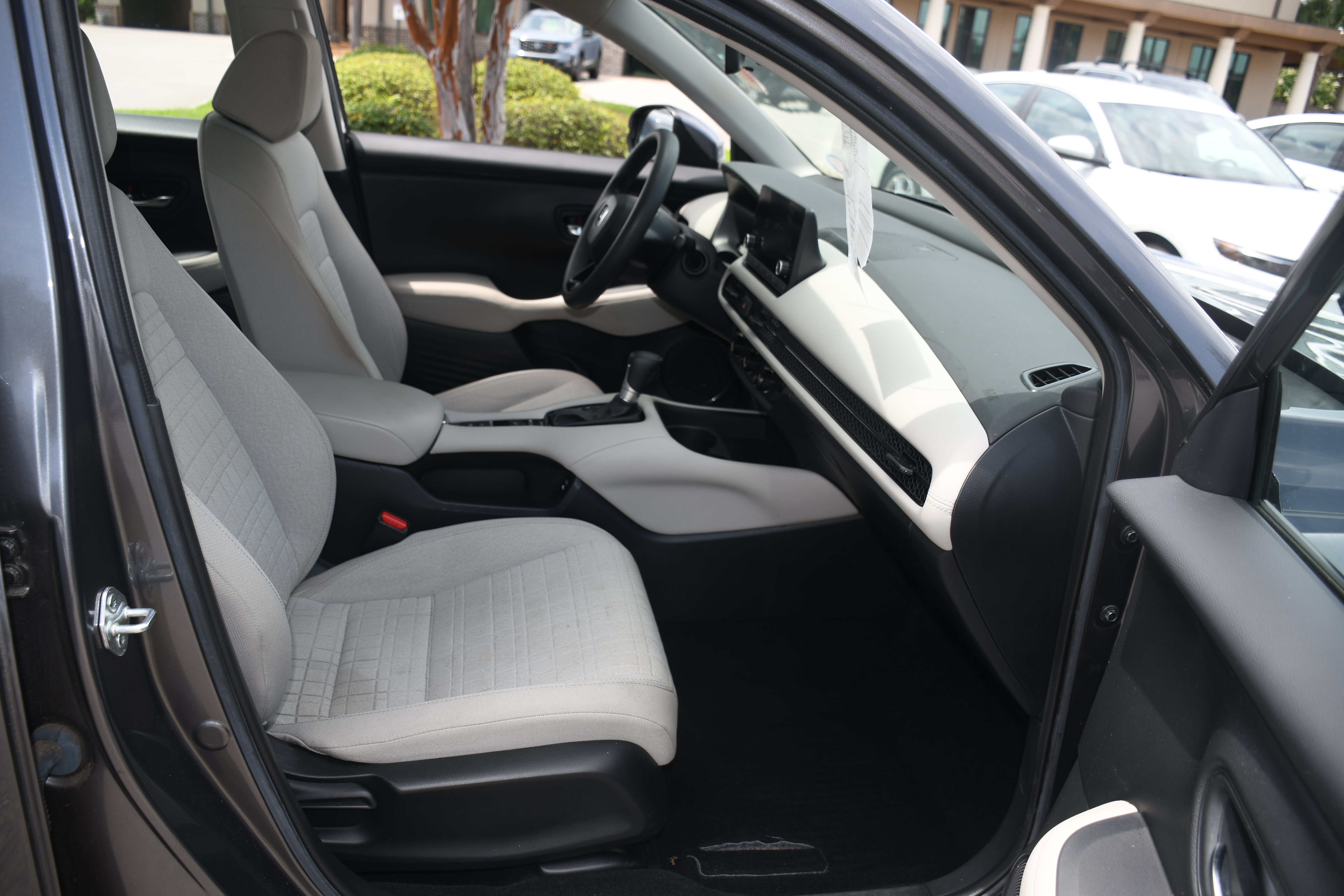 Used 2024 Honda HR-V LX image 19