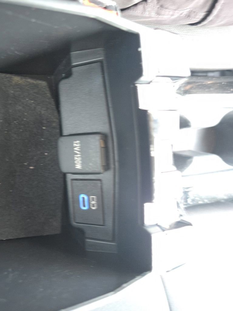 Used 2022 Toyota Corolla LE image 30