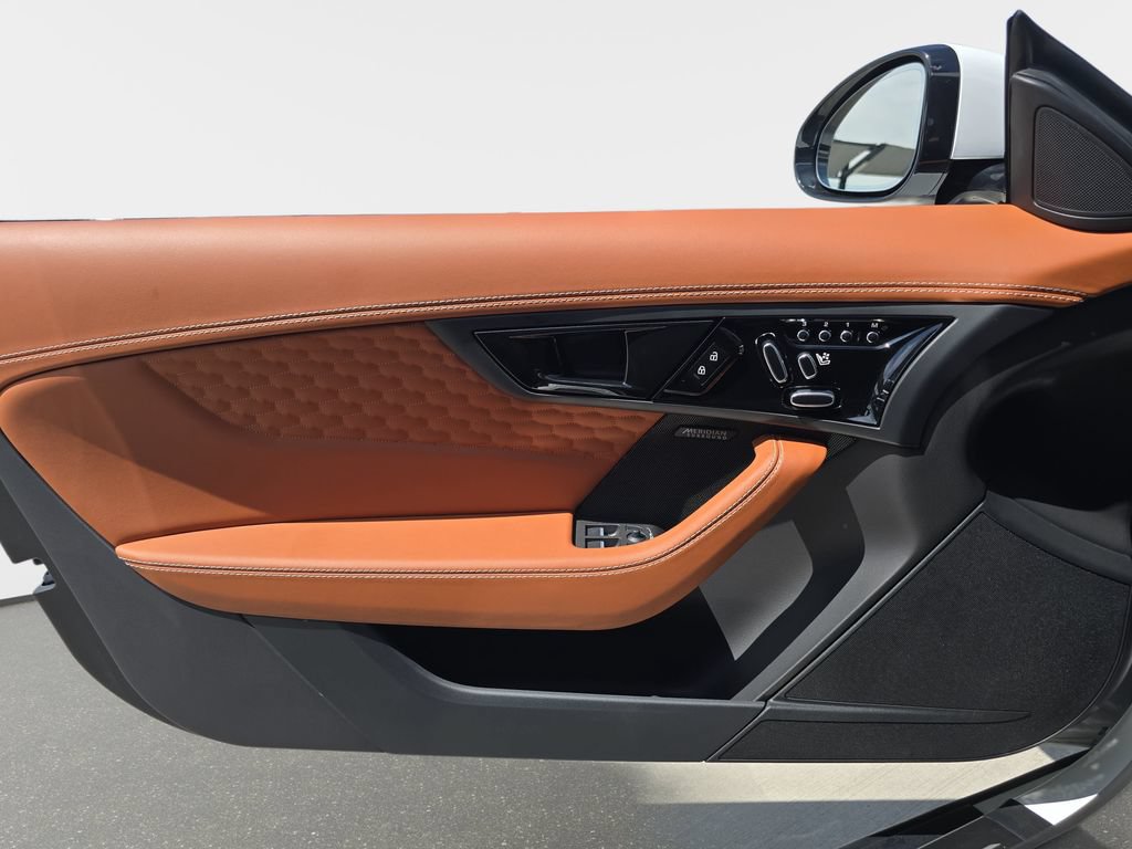 Certified 2024 Jaguar F-TYPE Coupe AWD image 25
