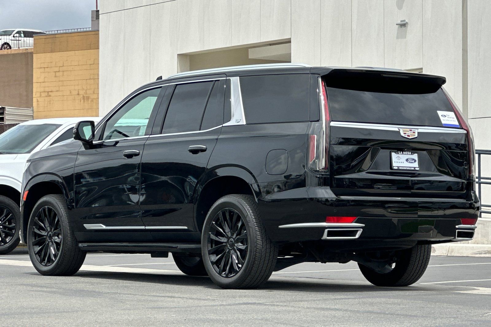 Used 2023 Cadillac Escalade Premium Luxury AWD/4WD image 5