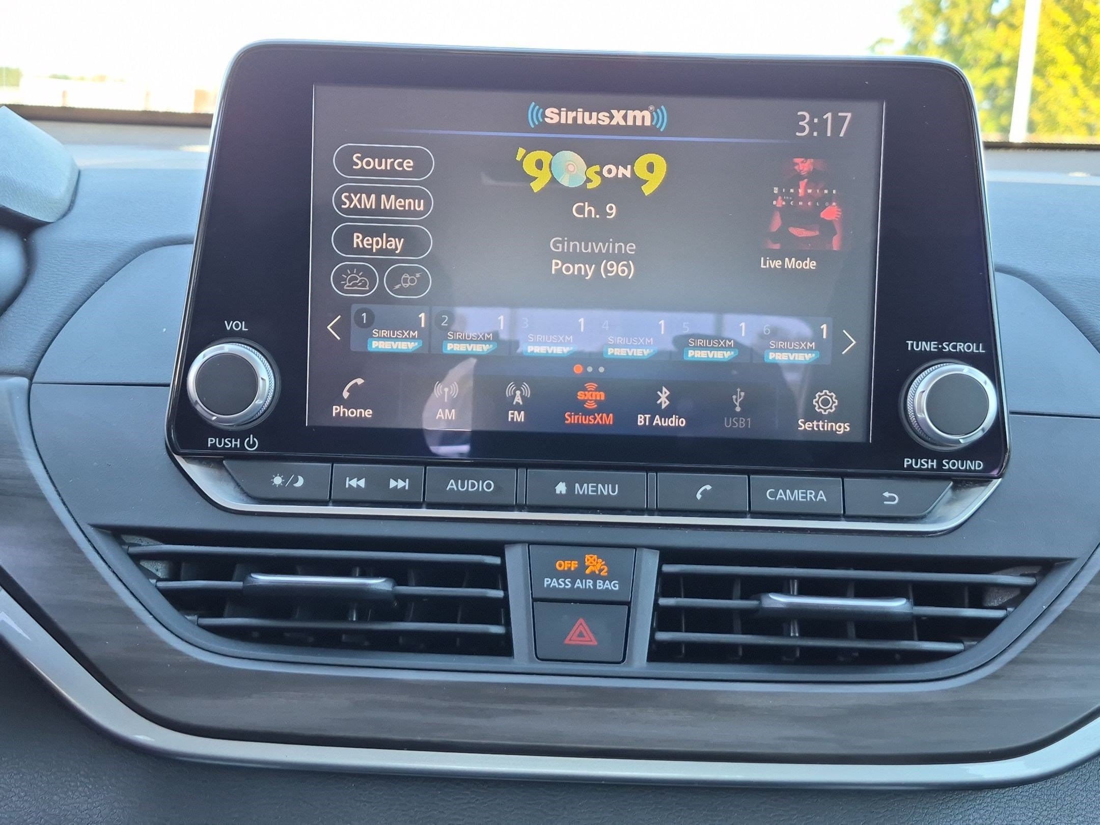Used 2025 Nissan Altima 2.5 SV FWD image 23