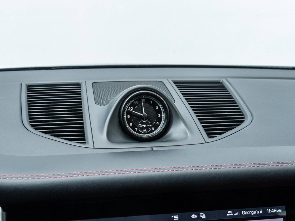 Used 2025 Porsche Macan image 16