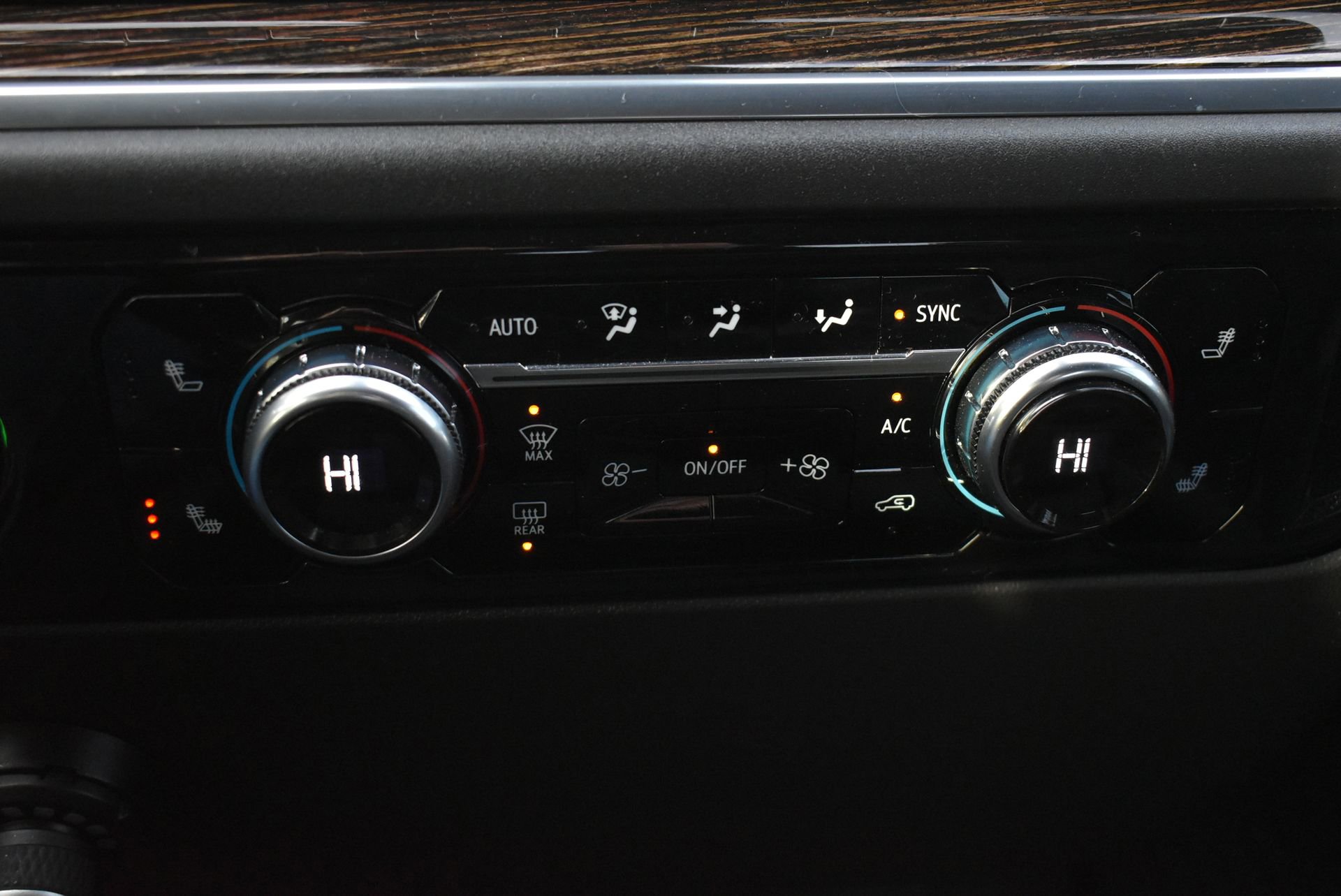 Used 2023 GMC Sierra 1500 SLE image 26