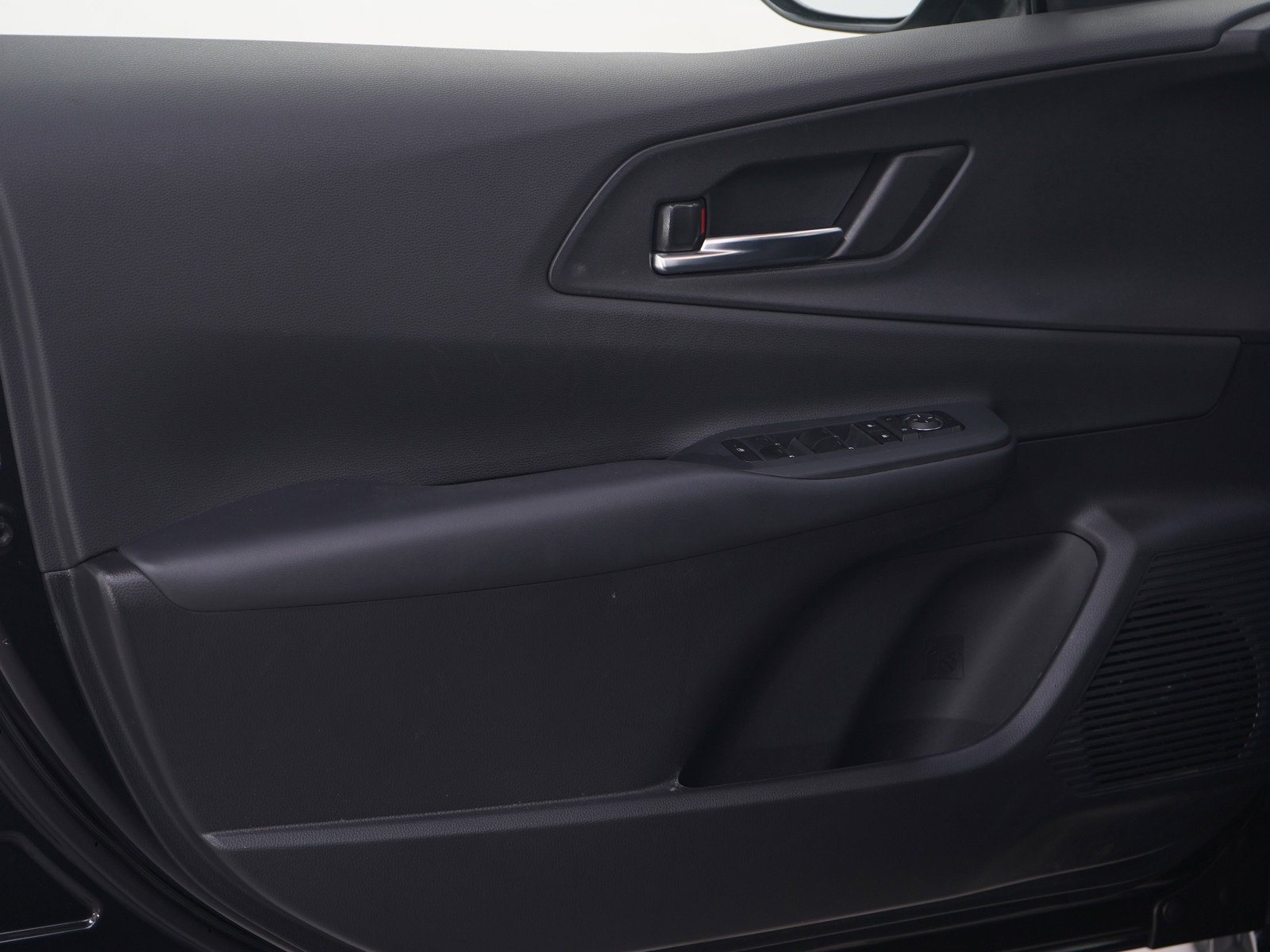 Used 2025 Toyota Prius AWD image 19