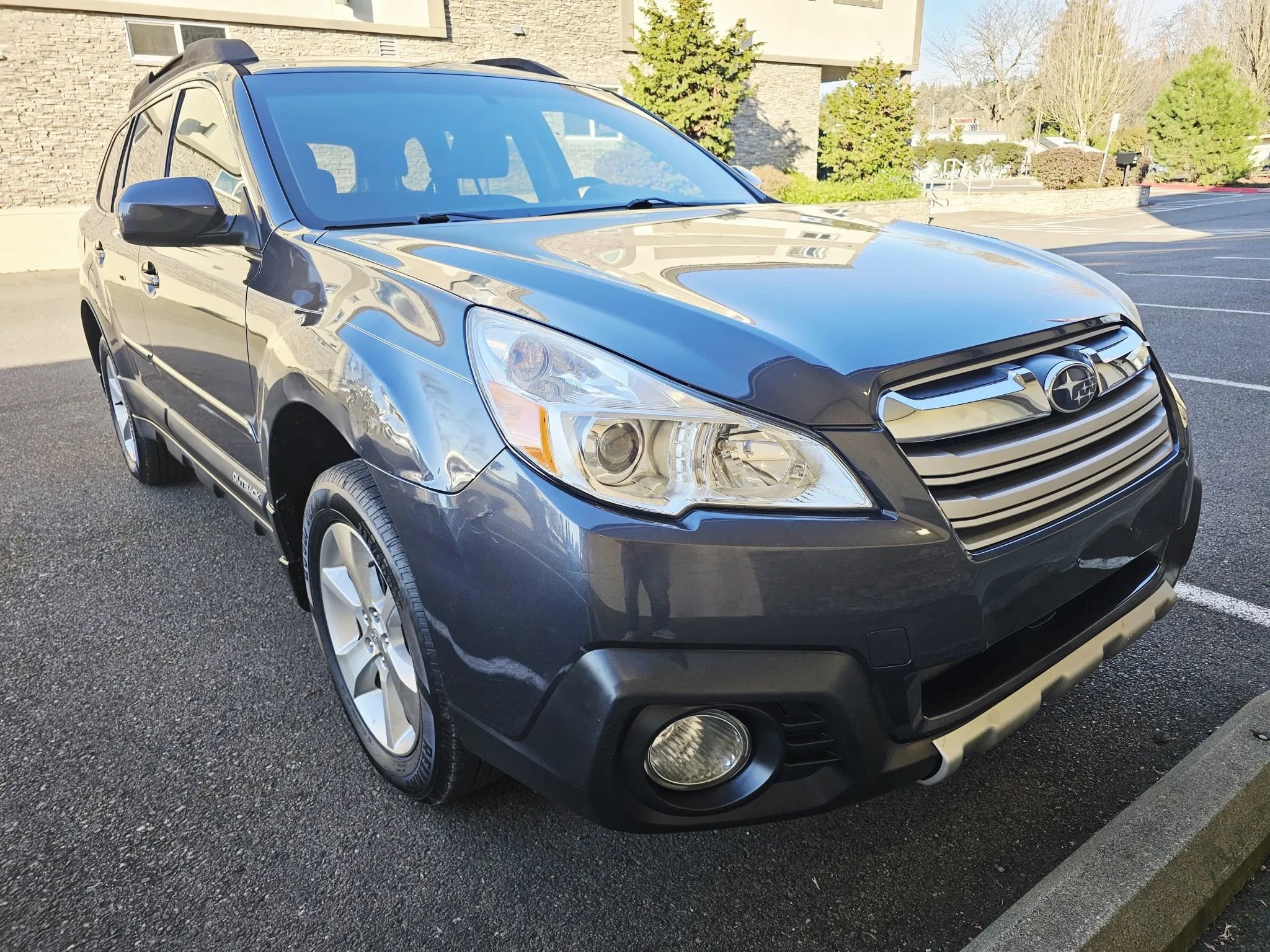 Used 2013 Subaru Outback 2.5i Limited AWD/4WD image 7