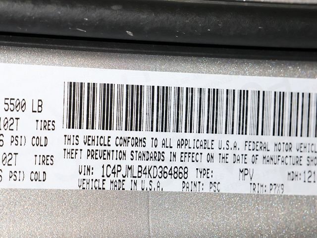 Used 2019 Jeep Cherokee Latitude Plus w/ Cold Weather Group AWD/4WD image 35