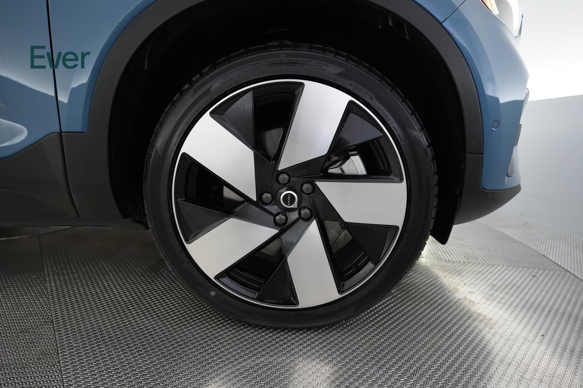 Used 2023 Volvo C40 P8 Recharge Ultimate w/ Protection Package Premier AWD/4WD image 20