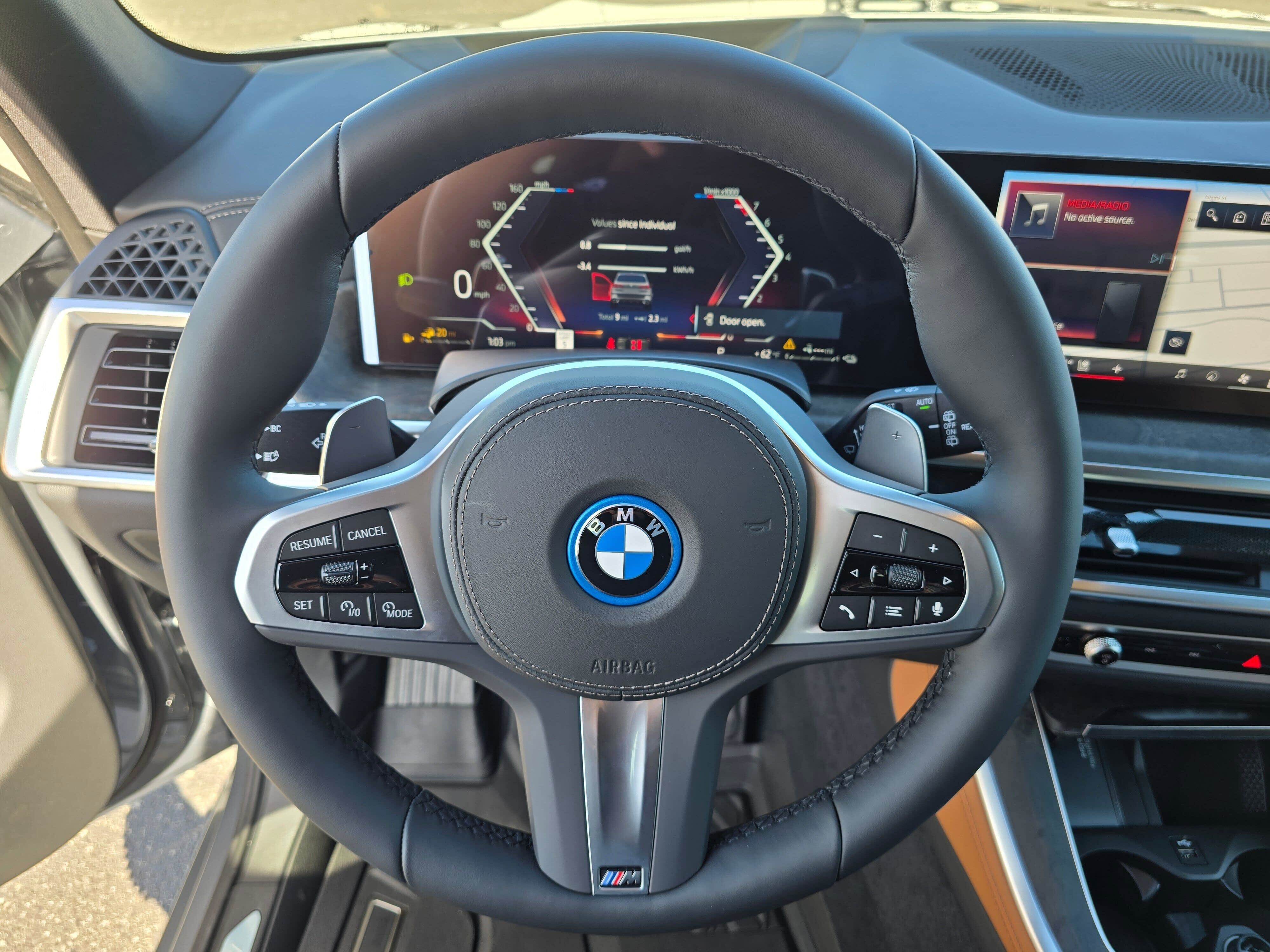 New 2026 BMW X5 xDrive50e w/ Executive Package image 17