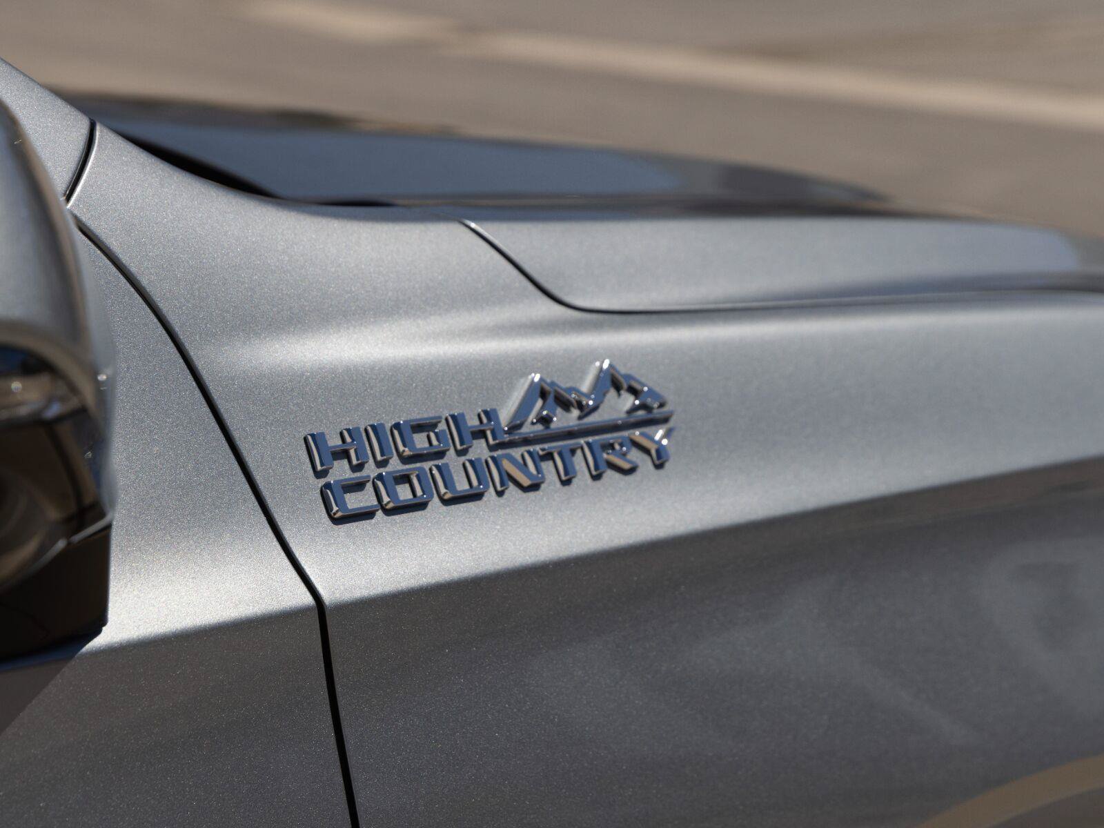 Used 2024 Chevrolet Tahoe High Country w/ Advanced Technology Package AWD/4WD image 13