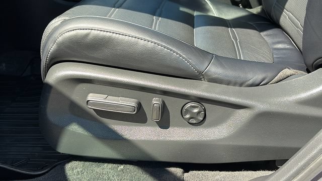 Used 2018 Honda CR-V Touring image 10