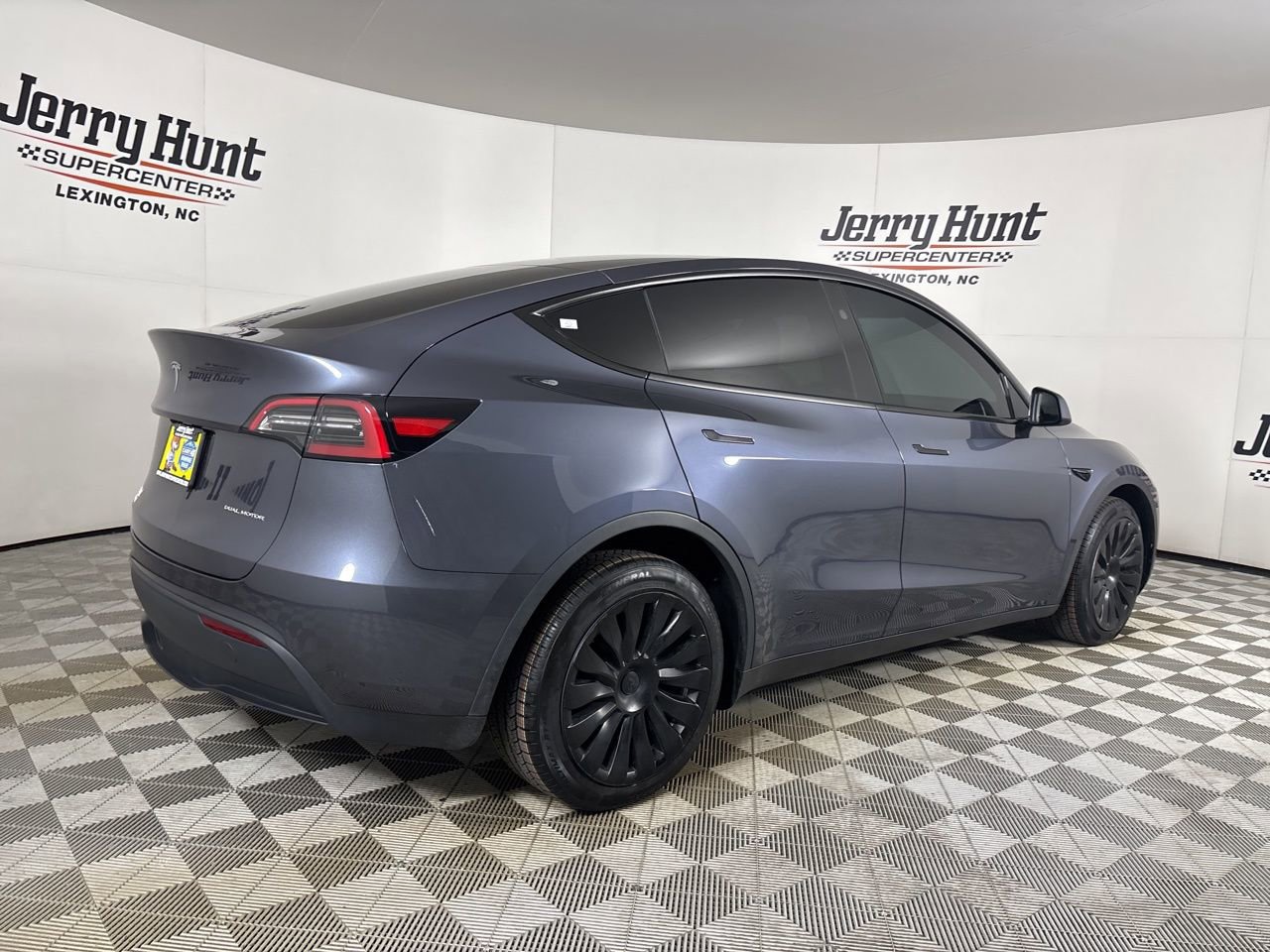 Used 2023 Tesla Model Y Long Range image 4