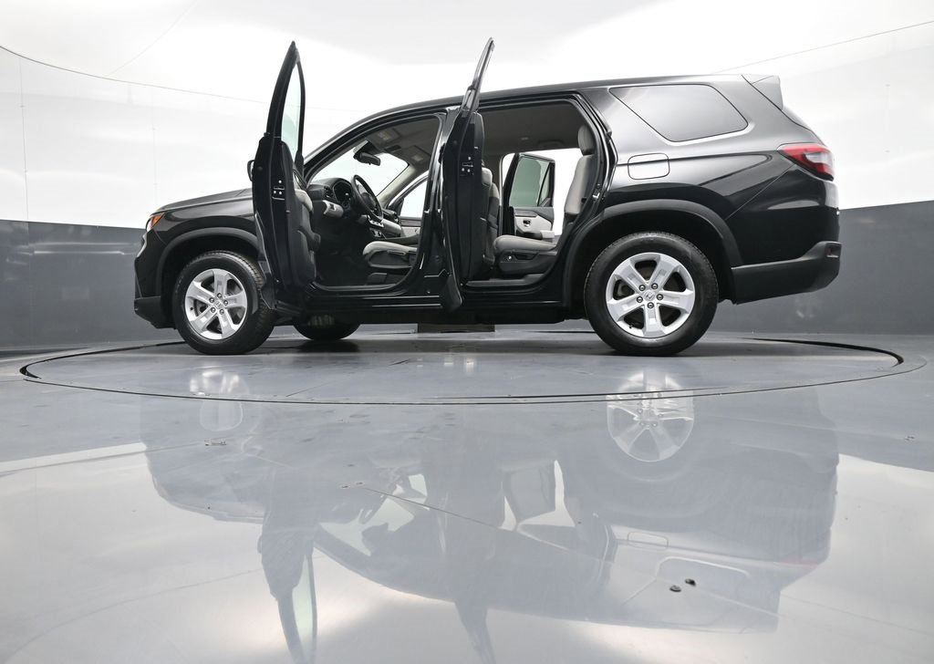 Used 2023 Honda Pilot LX image 49