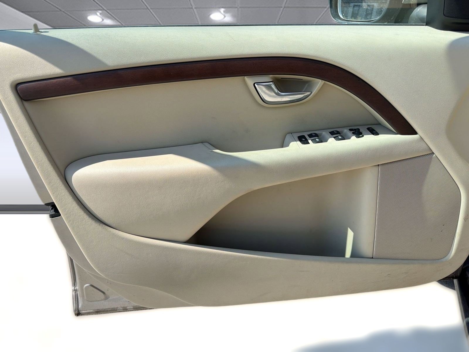 Used 2011 Volvo XC70 3.2 image 21