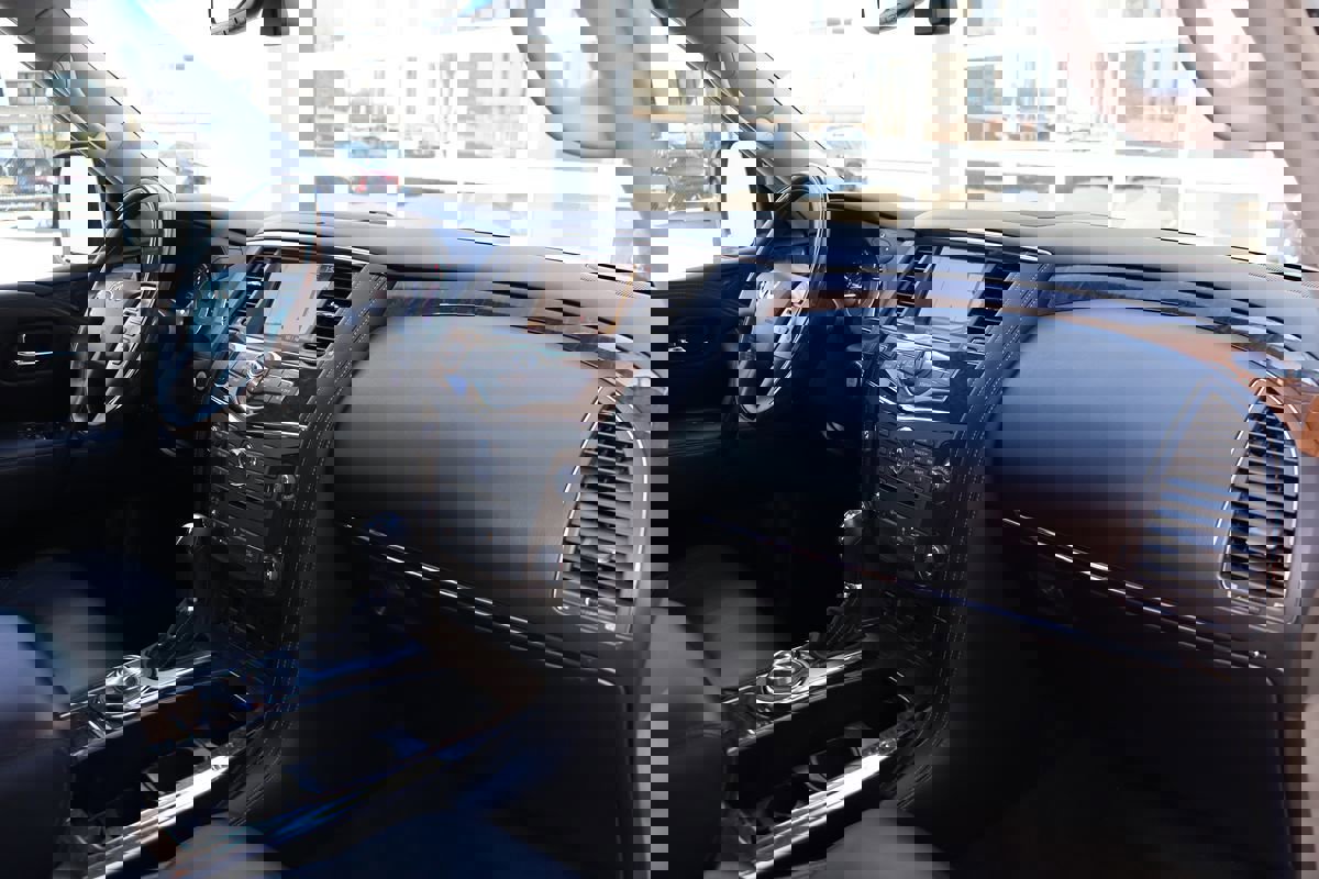 Used 2016 INFINITI QX80 Luxe w/ 22" Wheel Package image 15