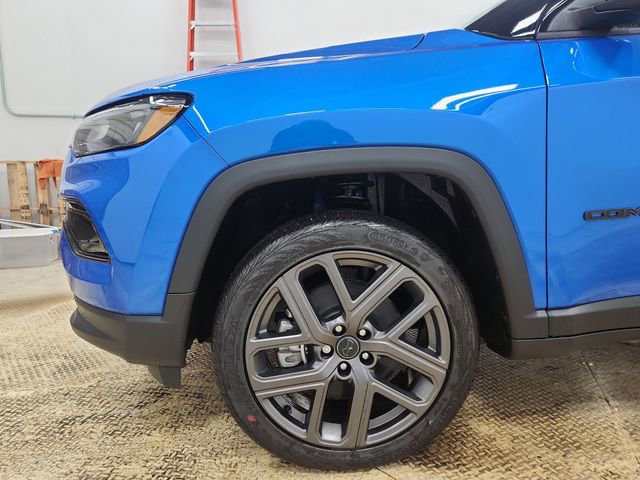 New 2026 Jeep Compass Limited image 19
