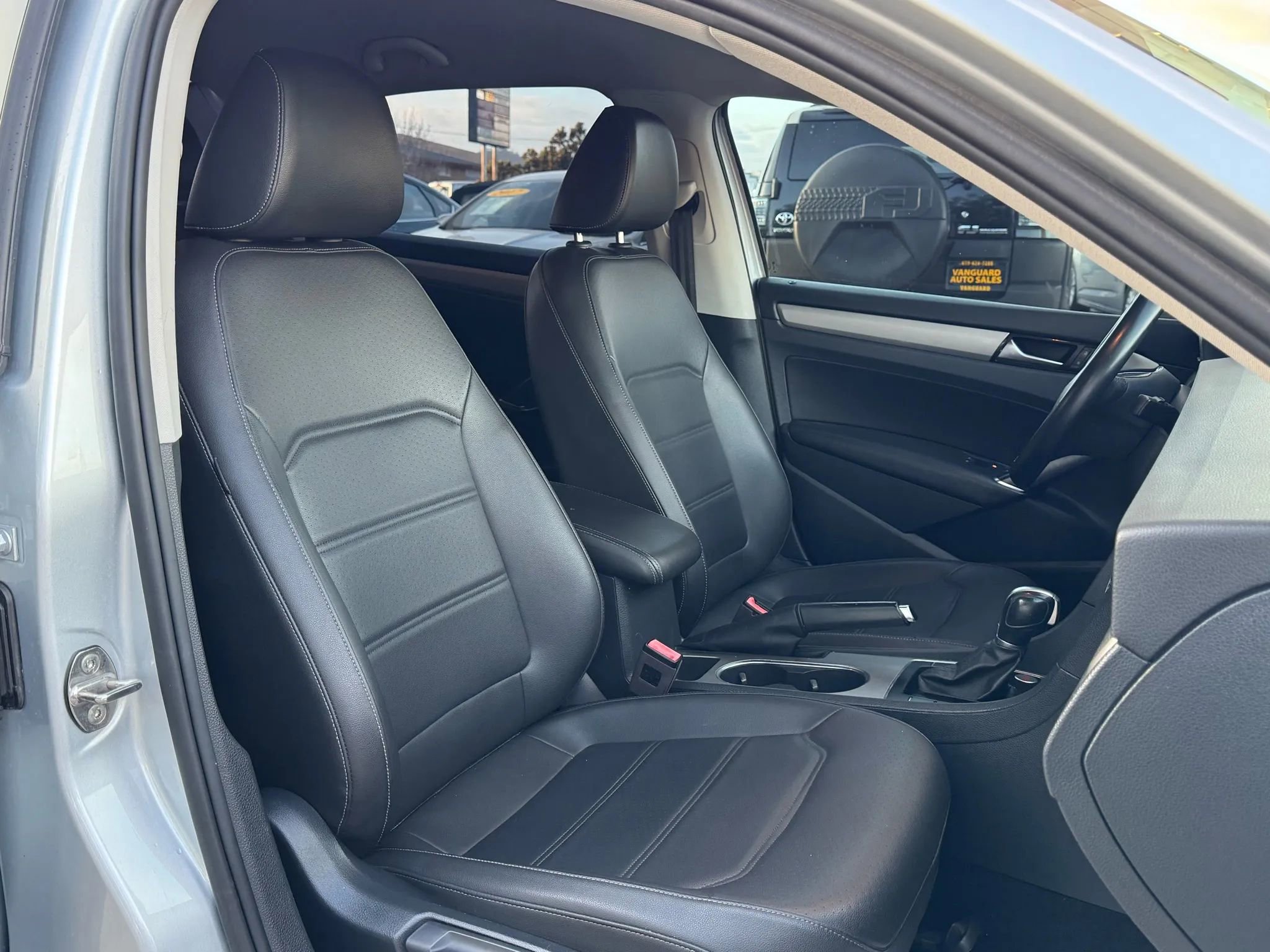 Used 2020 Volkswagen Passat 2.0T SE image 22