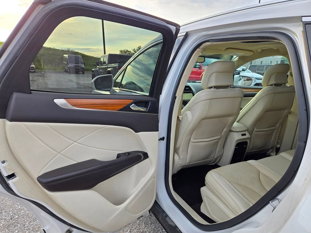 Used 2016 Lincoln MKC Reserve w/ Lincoln MKC Climate Package FWD image 27
