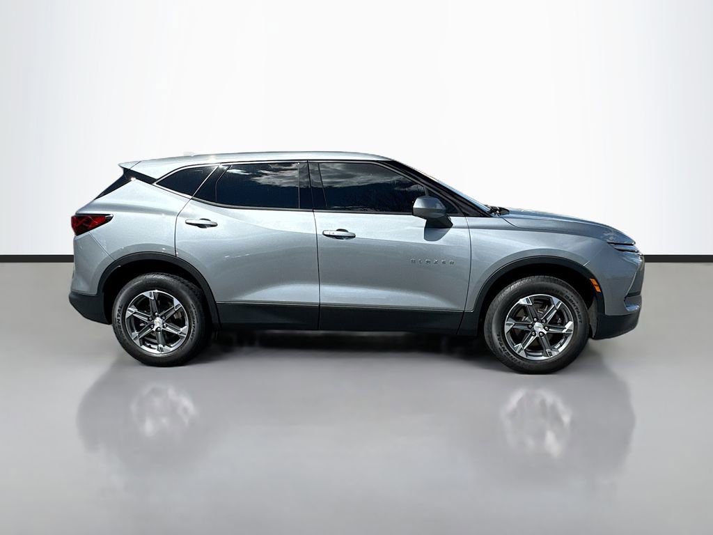 Used 2024 Chevrolet Blazer LT AWD/4WD image 9