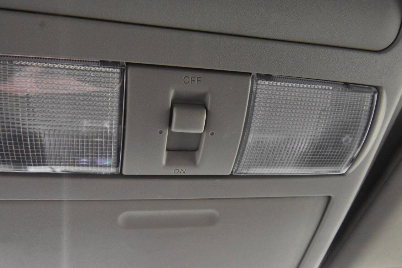 Used 2025 Nissan Frontier SV w/ SV Convenience Package image 23