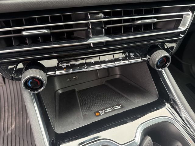 Used 2025 Chevrolet Traverse Z71 w/ Enhanced Driving Package image 28