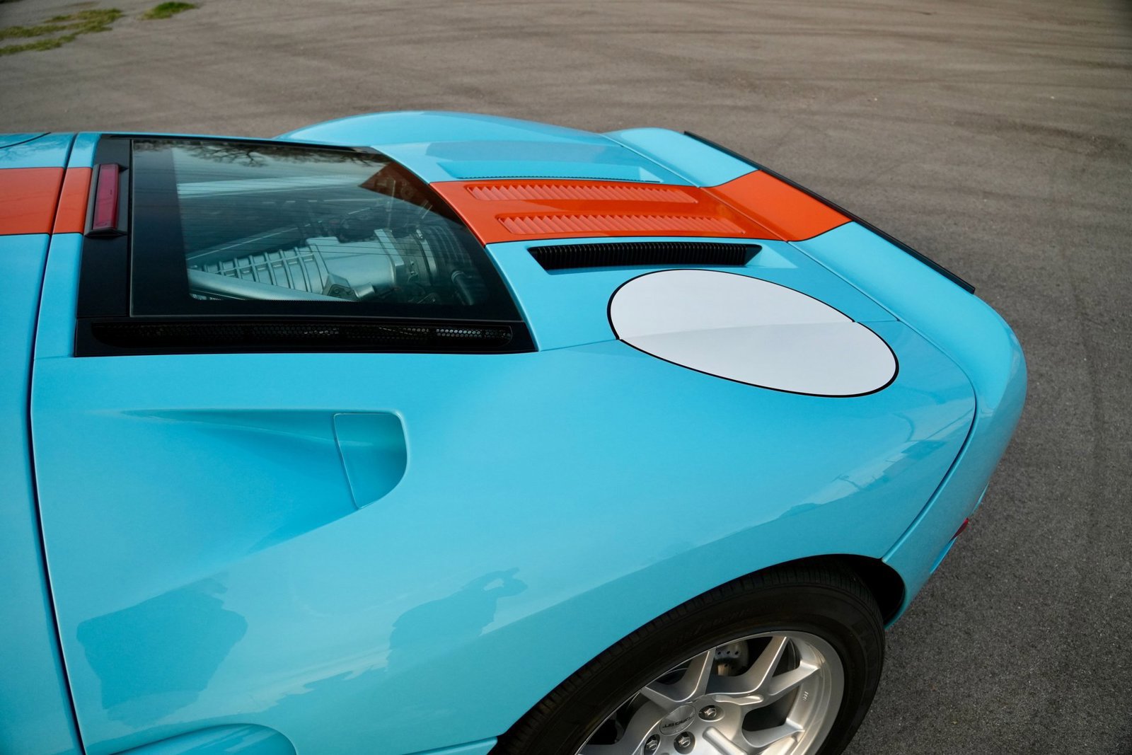 Used 2006 Ford GT image 15