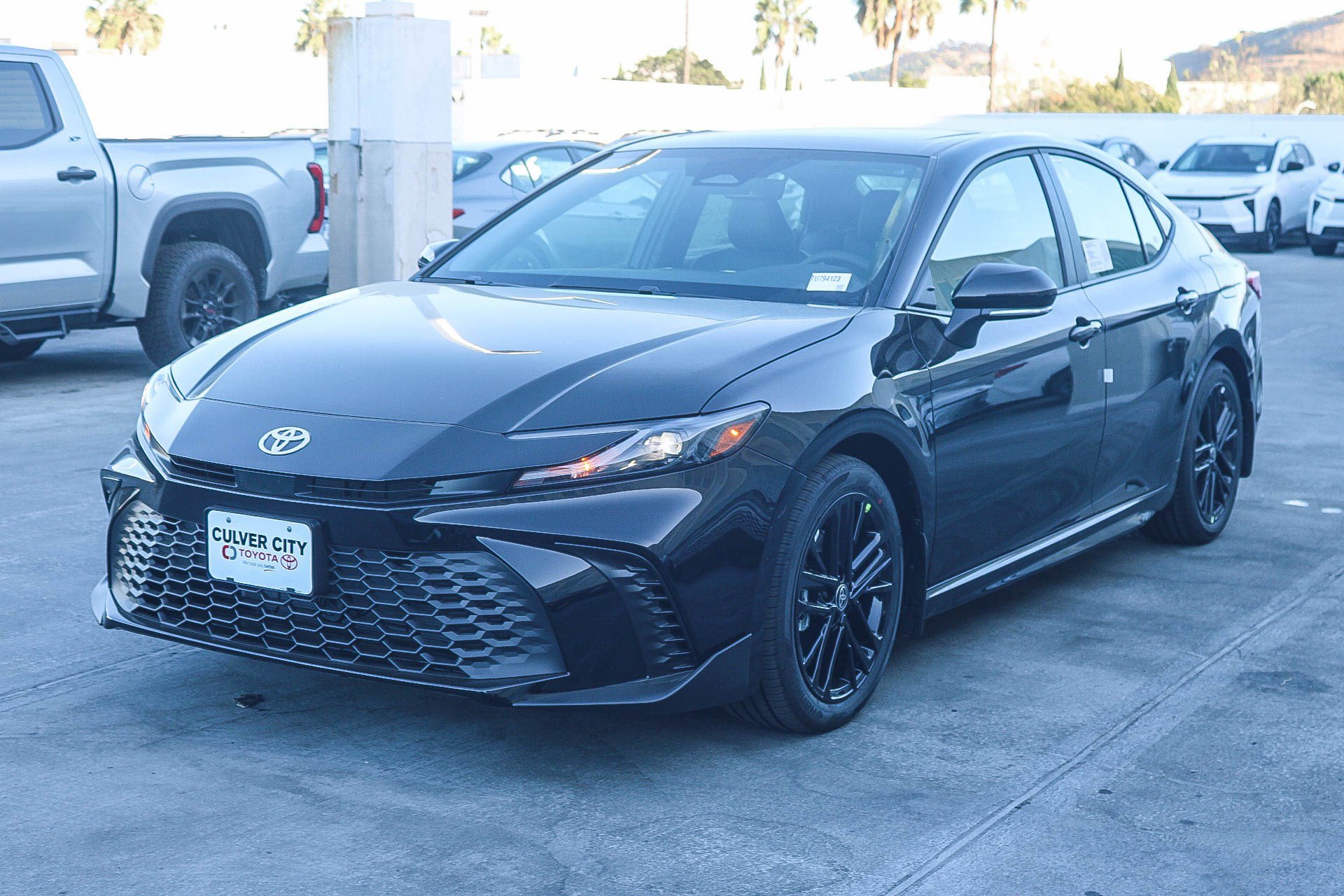 New 2026 Toyota Camry SE w/ Convenience Package FWD image 3