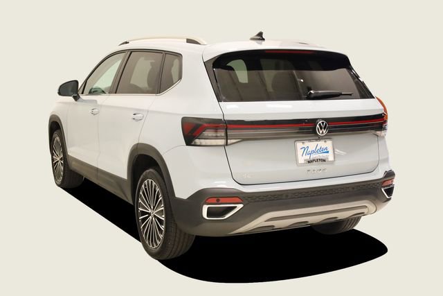 Used 2025 Volkswagen Taos SE image 8